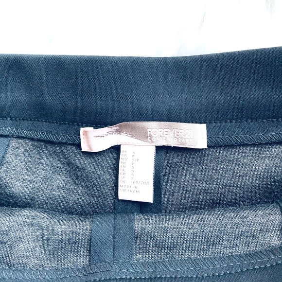 Forever 21 Skater Skirt Size S - Picture 3 of 4